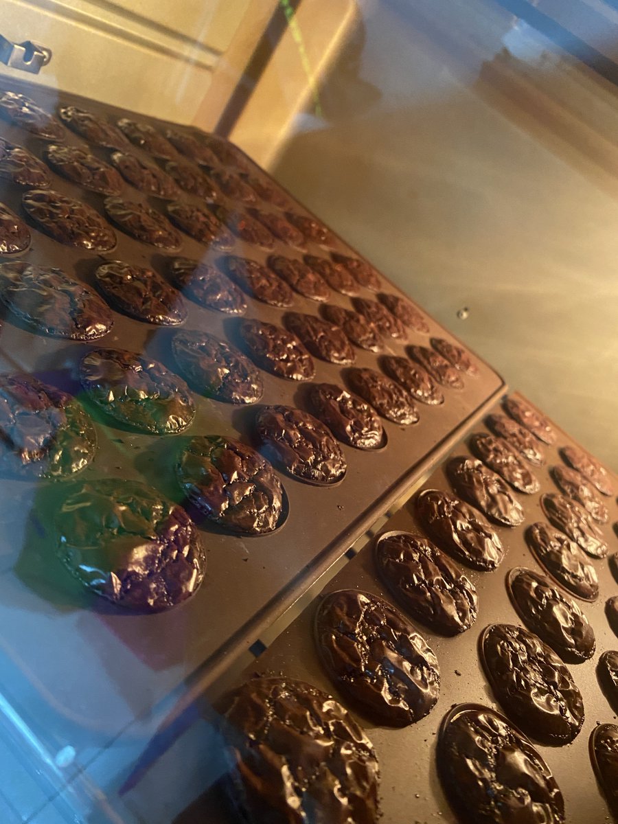 nur_auroraaa's tweet photo. Saya jual brownies cookies aka brookies. Serendah RM15 sahaja sebalang. Kot2 ada gentleman nak buat giveaway pun dialukan hehek 😚 https://t.co/9MvUjM0DbD