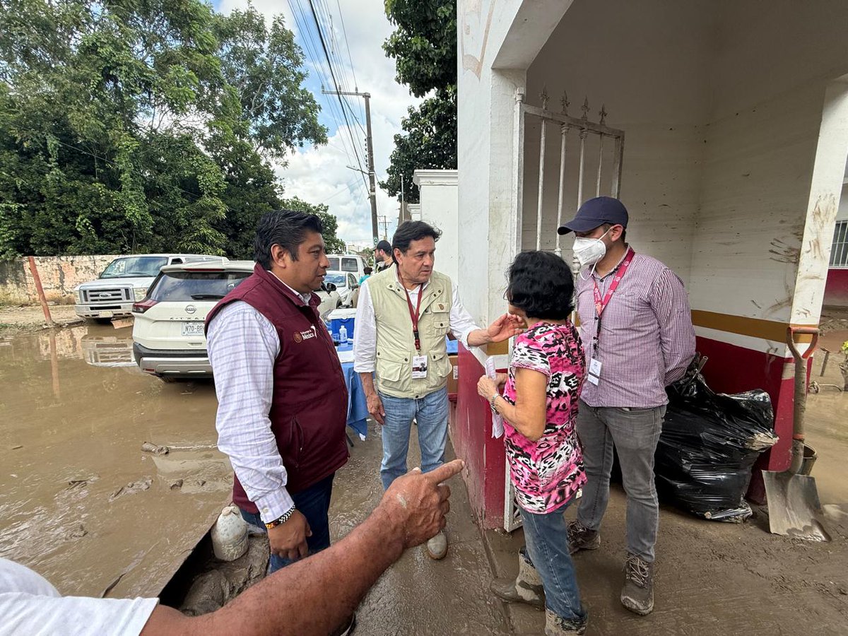 martibatres's tweet image. Como lo informé en la Conferencia Mañanera del día de ayer, nuestra Unidad de Medicina Familiar “Álamo” ubicada en el estado de Veracruz es la más afectada por las recientes lluvias. El Dr. Gustavo Reyes Terán, director médico del @ISSSTE_mx, realizó recorrido en el inmueble para…