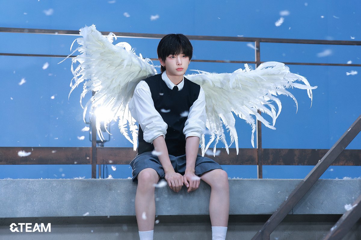 &amp;TEAM KR 1st Mini Album 'Back to Life' - GAZE ver. Jacket Shoot Behind Photo

#andTEAM #앤팀 #HARUA
#BacktoLife #GAZE