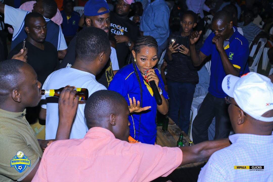 MwiriLeague's tweet photo. Throwback to an incredible day at #ML4, MD4🔥 Spice Diana lit up the LDC grounds at Makerere on May 20th, entertaining fans and adding extra shine to the game💯 can't wait for more unforgettable moments like these in the upcoming #ML6 Be ready for more💪⚽🎤🔥 #ThrowbackThursday https://t.co/s0rHOqJVZb
