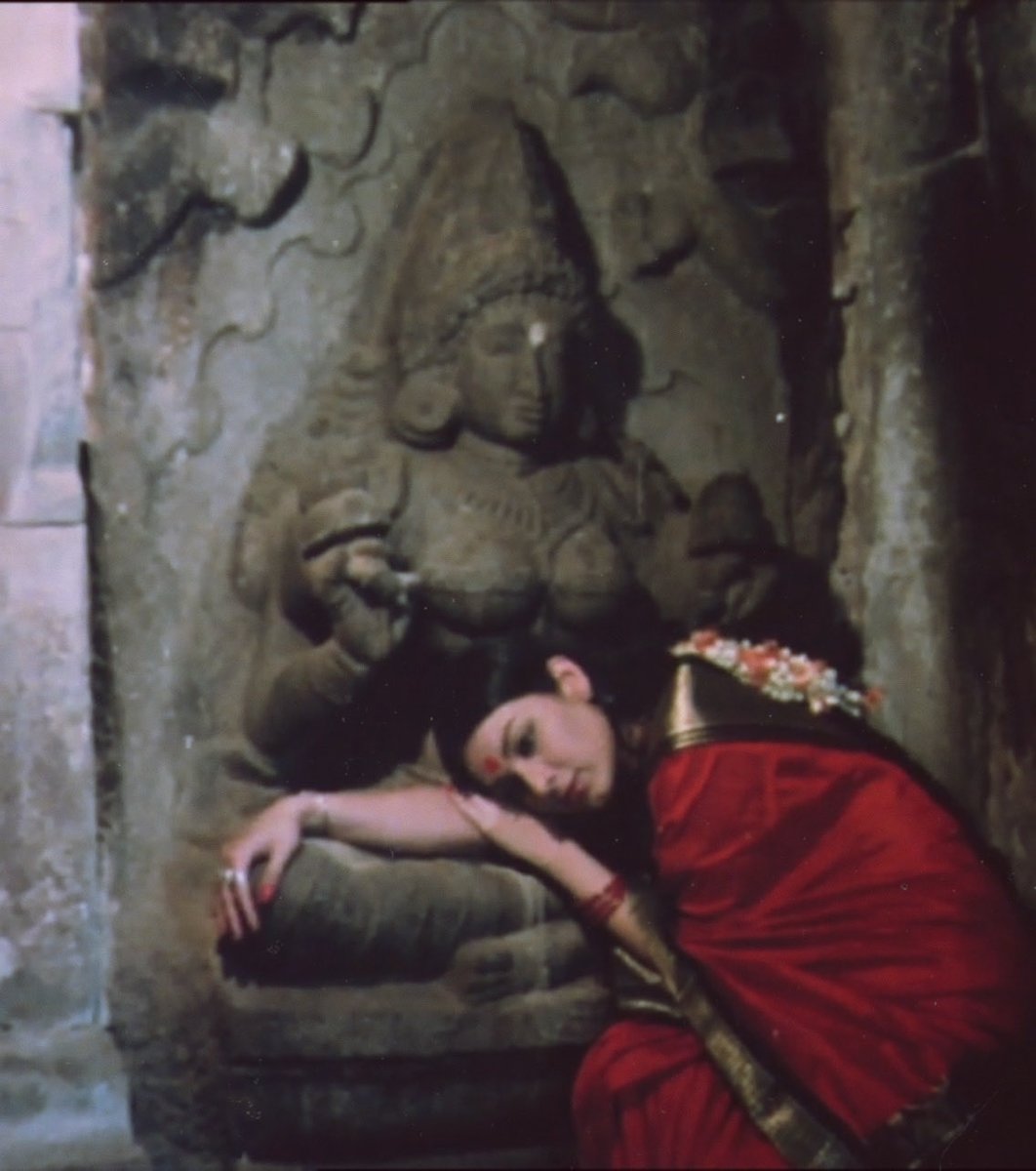 Yaduvam's tweet image. The immortal goddess has pervaded the wide space, the depths and the heights. She drives away darkness with light.
-Ṛigved 10.127.2