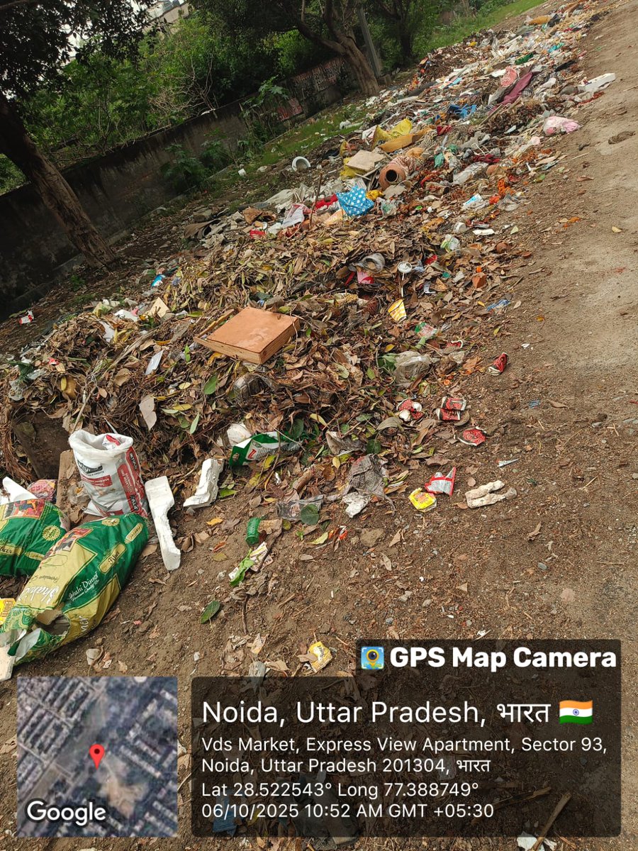 rptripathi1957's tweet photo. @CeoNoida @noida_authority @noidakhabar sector 93 सुपर एमआईजी के गेट नंबर 4 एवं 5 का दृश्य, बहुत ही भयावह है सड़क से निकलने में बदबू का सामना करना पड़ता है, ये गंदगी प्राधिकरण के लोग ही कर रहे है, इसे संज्ञान में कौन लेगा। ढिंढोरा पीटा जाता है क्लीन नोएडा ग्रीन नोएडा। https://t.co/yRMhAdeXVN