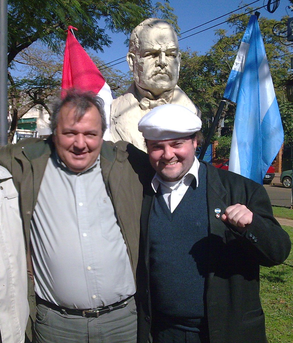 humbercb's tweet photo. Hernán Damiani + QEPD
Prefiero recordarte así, militando activamente por mantener viva la memoria de Don Hipólito Yrigoyen y tu enorme gesto solidario al fallecer mi papá.
Abrazo fuerte a su familia y seres queridos.
Hasta siempre correligionario. https://t.co/oGTb3PW7HT