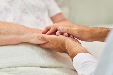 SE APROBÓ LA LEY DE EUTANASIA: nos congratula que ello haya sido así . Hoy somos un poco más libres. El derecho a una muerta digna también es parte de la libertad.