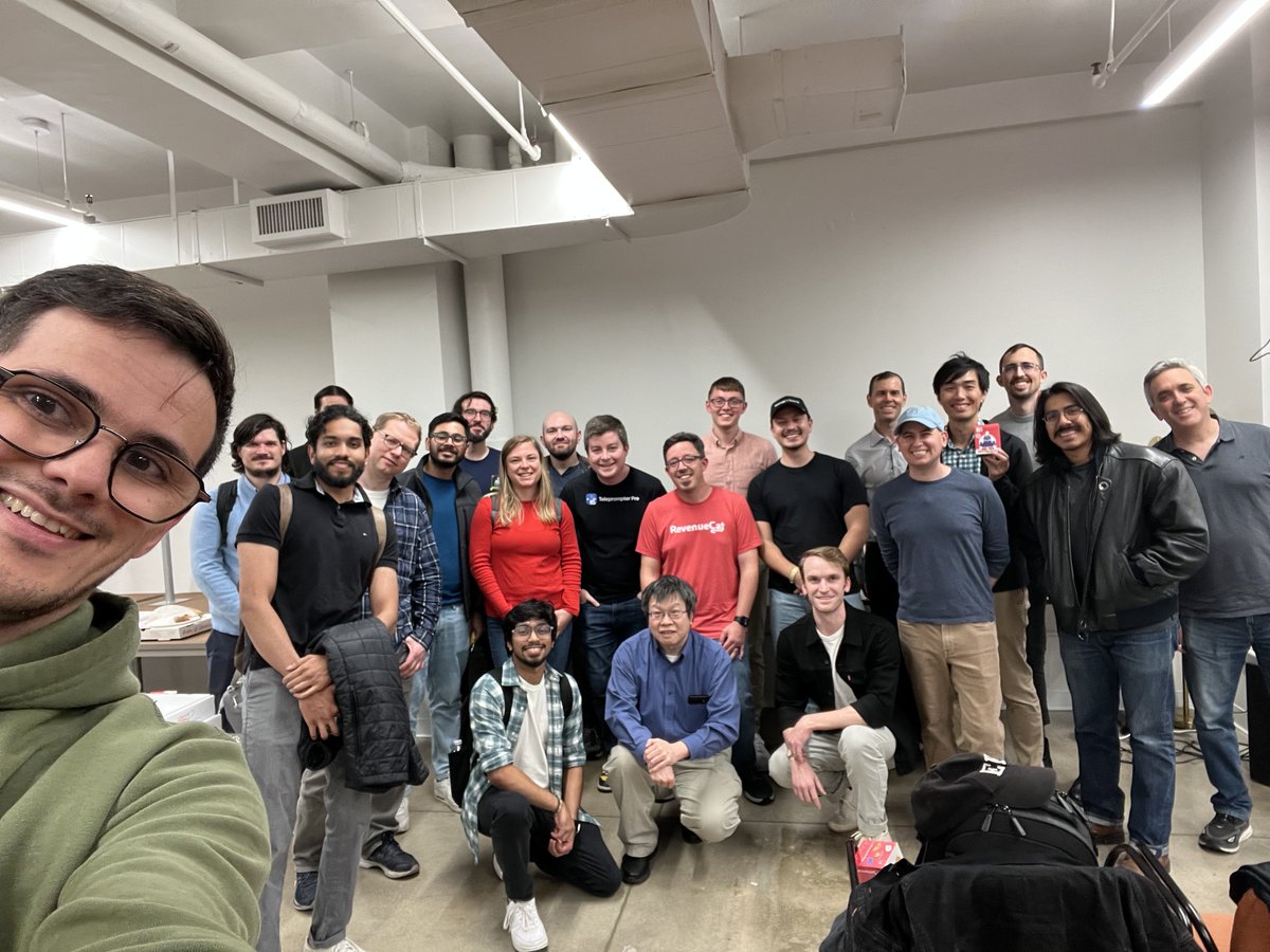 iOSoho's tweet image. 🌟 Thank you to @RevenueCat for hosting the iOSoho Meetup today!
🔥 Also, thank you to Diego Bustamante and @mergesort for their great talks!
🎥 Recordings will be ready soon, and the November meetup announcement is on the way — stay tuned!
#iOSoho
#NYCMeetup