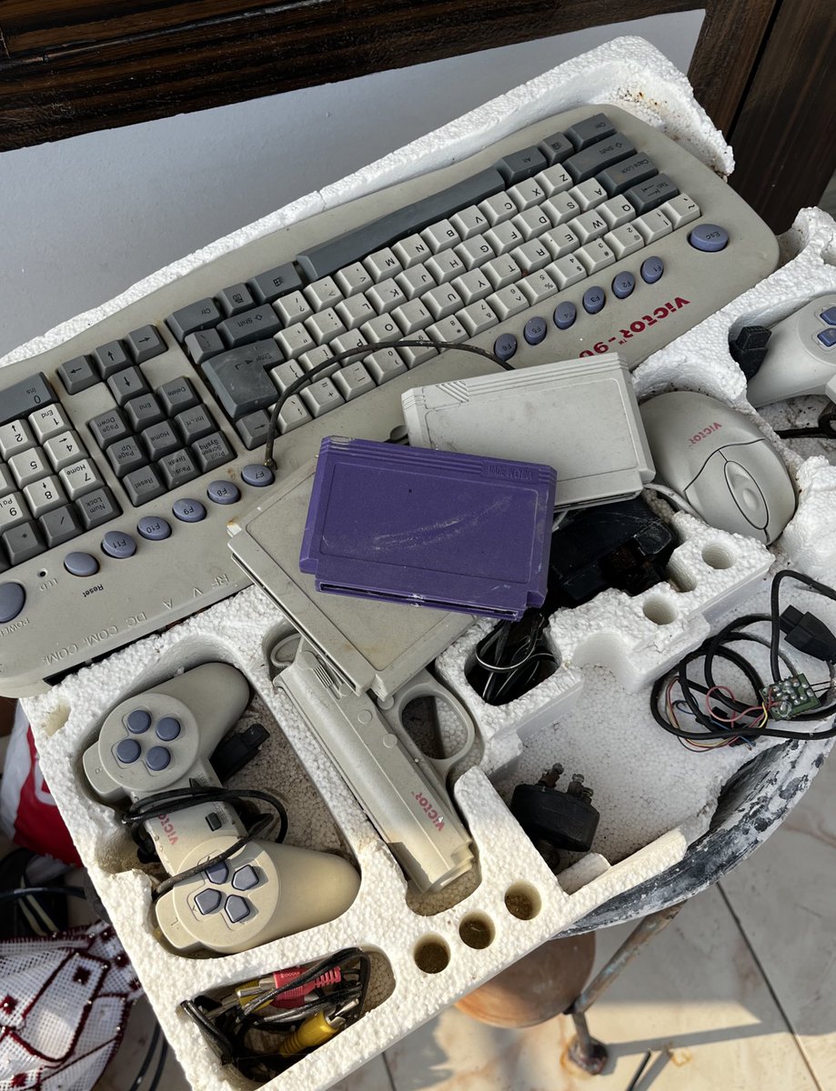 Things you find in Diwali ki safai 😭