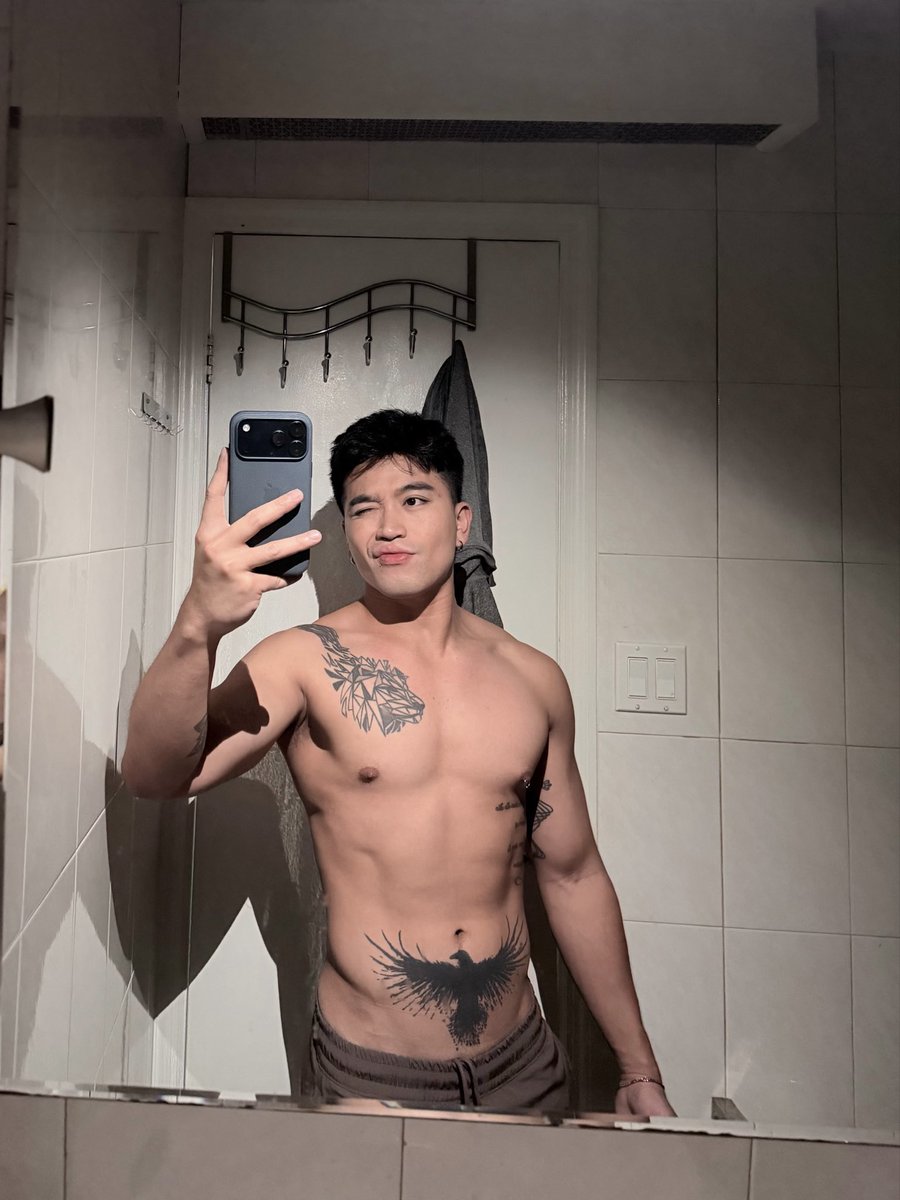 PaoloKho's tweet photo. Not just a pretty face, check the gains ✨😎 https://t.co/qP06AETCBk