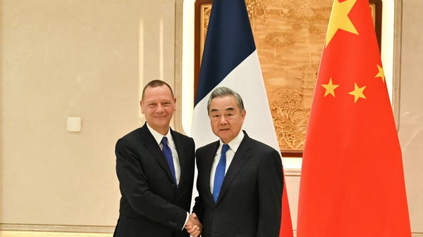 China, France hold 27th strategic dialogue
english.cctv.com/2025/10/16/ART…