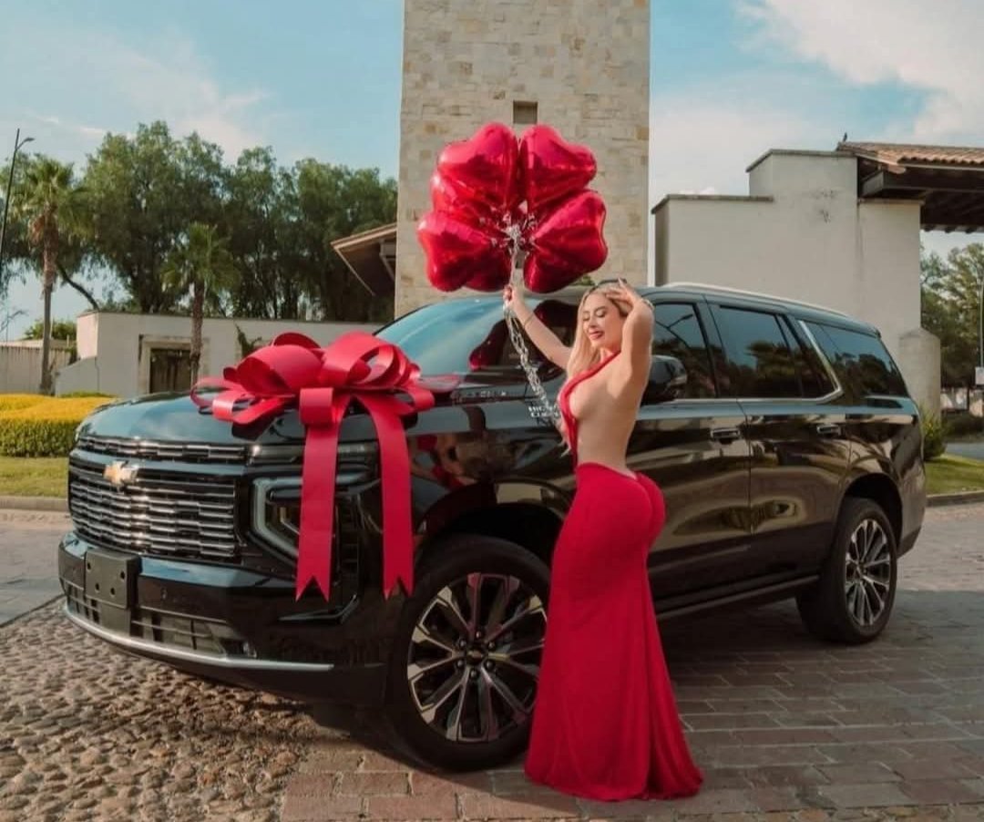 Nomás de poner puras uñas, felicidades MAILOB 🥰🤗