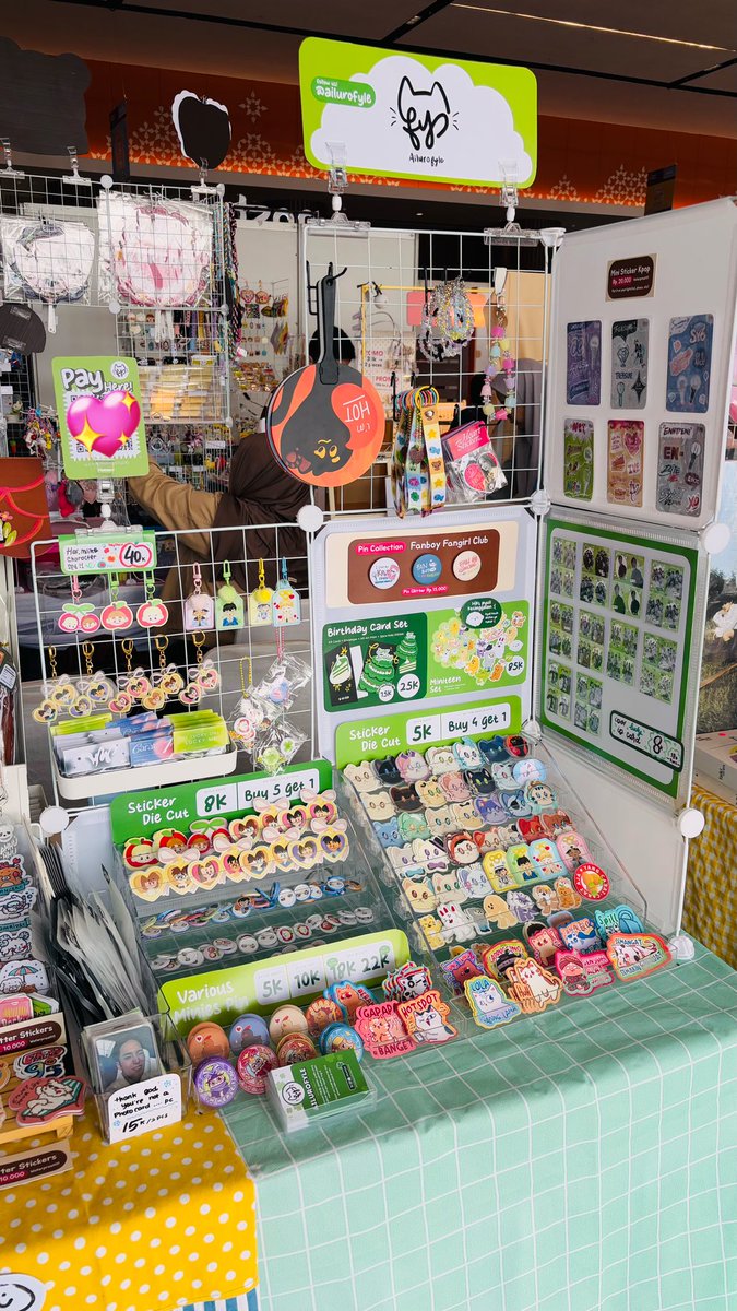 tempat kerja untuk empat hari ke depan 🫡

bersama Flippy ku di OMO Market x TDF
di acaranya LivinFest!!!!

at Nice PIK 2, 16-19 Okt