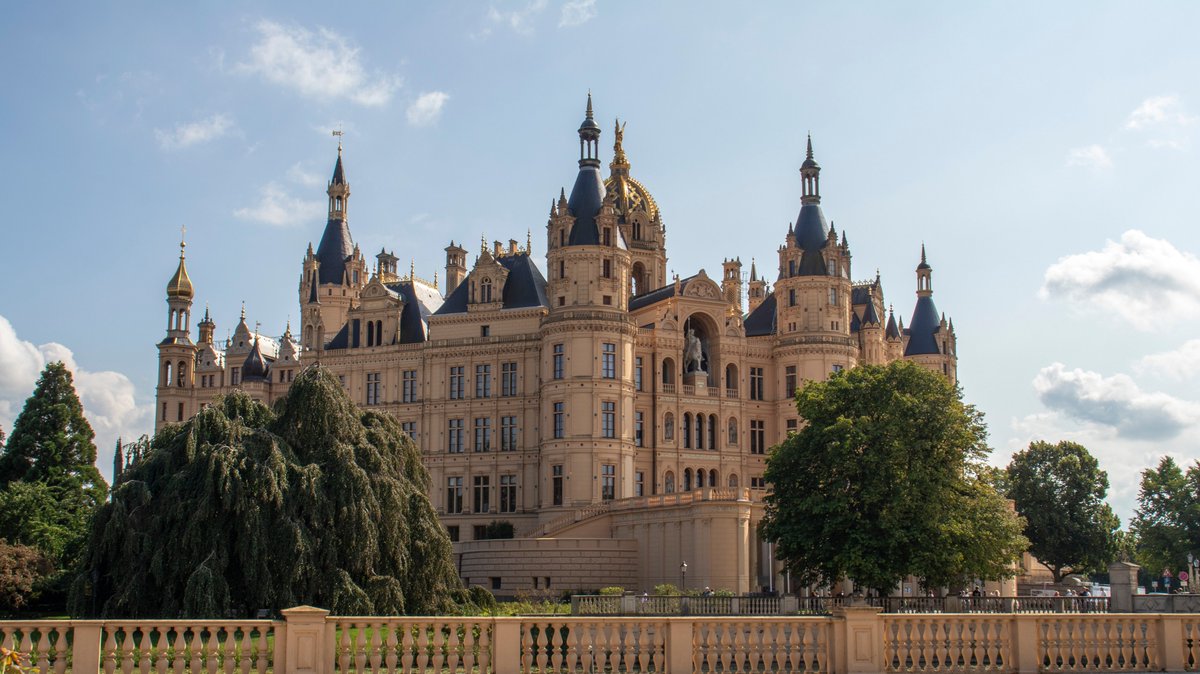 Schwerin Castle | Neuschwanstein of the North.