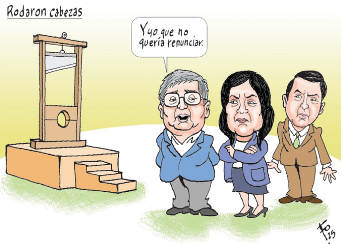 Cartoon illustration shows a yellow guillotine on wooden platform with steps against green background. Three figures stand in front: elderly man with glasses in blue suit and gray pants looks surprised with mouth open. Woman next to him in purple blouse and skirt has arms crossed frowning. Man in brown suit and tie stands beside her looking neutral. Speech bubbles above say Yo que no queria renunciar from woman and Y yo que no from man. Signed Fo 2019 at bottom right.