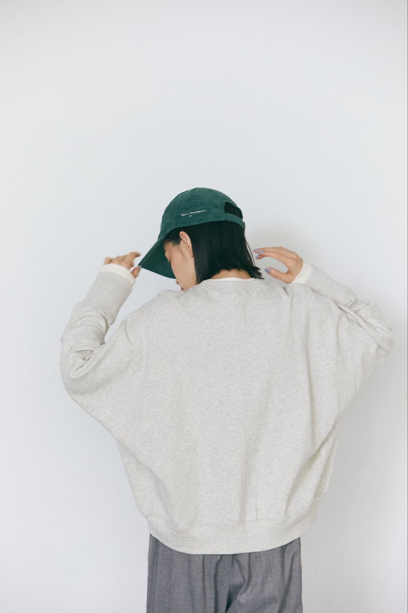 conges payes 
𝗖𝗢𝗠𝗙𝗬 𝗣𝗟𝗔𝗖𝗘 𝟮𝟬𝟮𝟱 𝗢𝗖𝗧𝗢𝗕𝗘𝗥

深まる秋に溶け込む、シックなカラー。
秋冬のベーシックカラーに
奥行きを与えるブルーグリーン。

続きはこちらから▶︎ store.bigi.co.jp/news/3571

#congespayes #コンジェペイエ