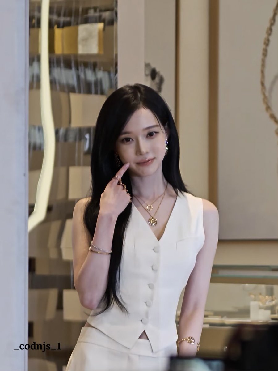 251016 쇼메 에스파 윈터

#에스파 #aespa #エスパ #윈터 #WINTER #김민정 #쇼메 #chaumet