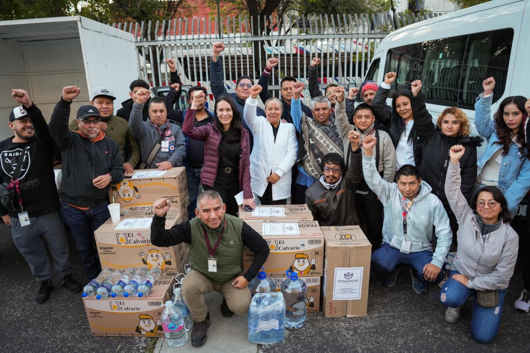 martibatres's tweet image. El apoyo de @TUSUPERISSSTE, encabezado por su Directora @DuniaLudlow, llegó a Querétaro. Llevaron despensas y agua para apoyar a las personas damnificadas por las lluvias que también afectaron a esta entidad.