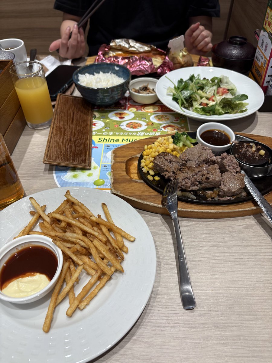 mentaimayo_yo's tweet image. ちーちゃん朝から付き合ってくれてありがとう🫶🏻
珍しく推しに好かれた😂💕