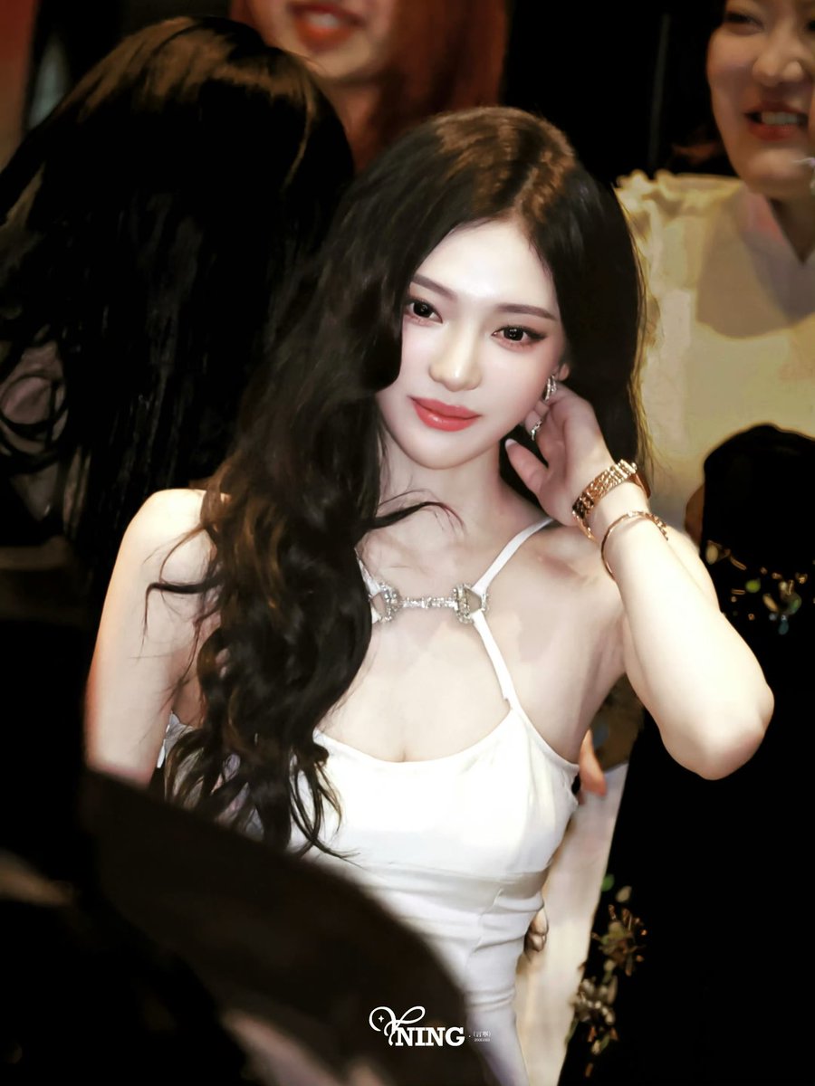 yizhuo1st's tweet image. 2025 Love Your W

📸: YNing_言寧

#NINGNING #닝닝 #宁宁