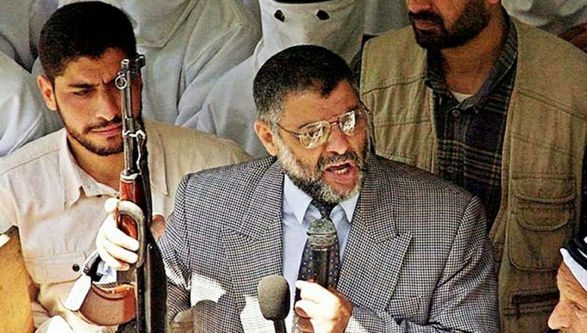JORDAN__JORDAAN's tweet photo. في ذكرى استشهاد السنوار

لم ولن يذكر التاريخ ، أن هناك جيش أو حركة جميع قادتها لا يموتون إلا شهداء …سوى حماس

وأنا هنا أعلن التحدي للبشرية كلها ، بأن يذكروا قائدًا واحدًا فقط لحماس مات على فراشه من بين أكثر من ٢٠ قائدًا

أو أن هناك جيش سطّر قادته سطور عزٍ كما سطرتها حــمــاس . https://t.co/ibCz5Z6f3T