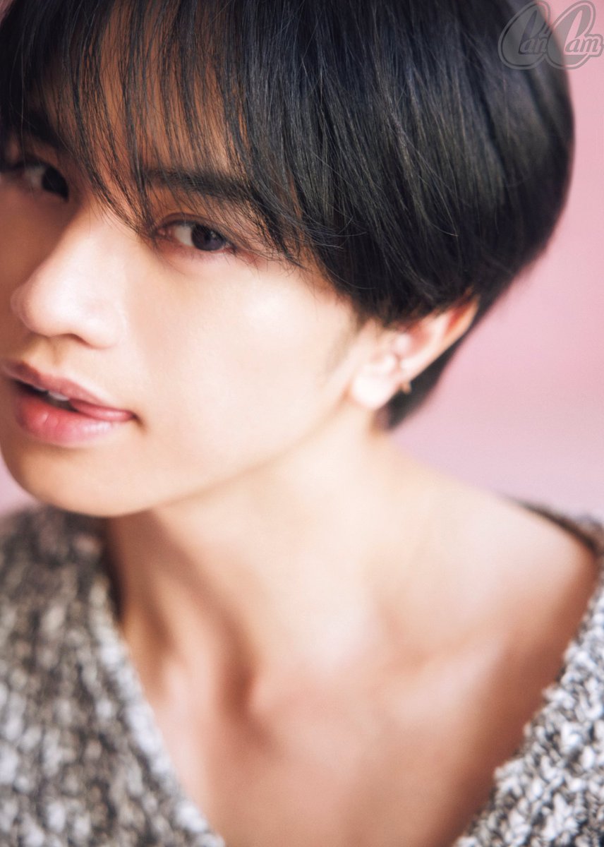 cancamtv's tweet image. \表紙解禁/
10月23日発売のCanCam12月号特別版、カバーを飾ってくれるのは中島健人さん✨
ハイパーセクシーなウィンクが目印です😉🥂…