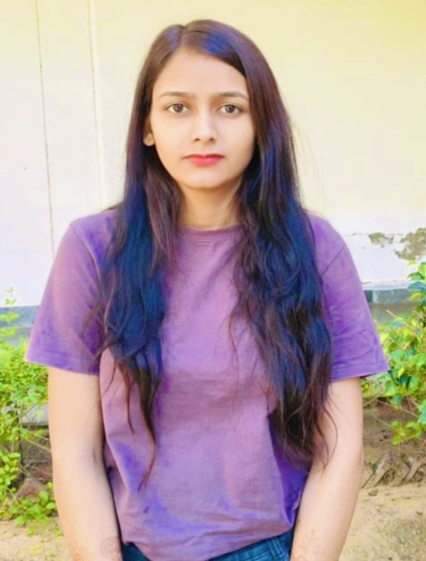ShoneeKapoor's tweet image. Looteri dulhan😡
Kajal — not a bride, a scammer in sindoor. 💰
She trapped single men, married them, looted money, and vanished — leaving lives shattered.
Caught in Gurugram after a year on the run, she entered police station smiling
— as if it’s a photoshoot, not an arrest.…
