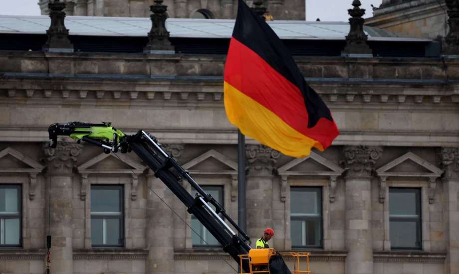 GermanyUplift's tweet image. 👵 Germany introduces tax exemption for retirees working past 67, aiming to combat labor shortage &amp;amp; boost economy by €890m.  Can seniors be the EU&apos;s key workforce solution.  💼 #AgingWorkforce #LaborShortage👉see.news/germany-approv…