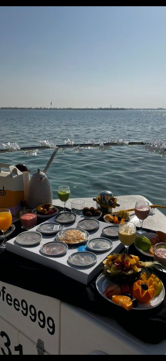 جميل طبعك مع إحساسك 
واجمل صفات المحبه فيك
العين والرمش حراسك 
ومن الحسد ربنا يحميك