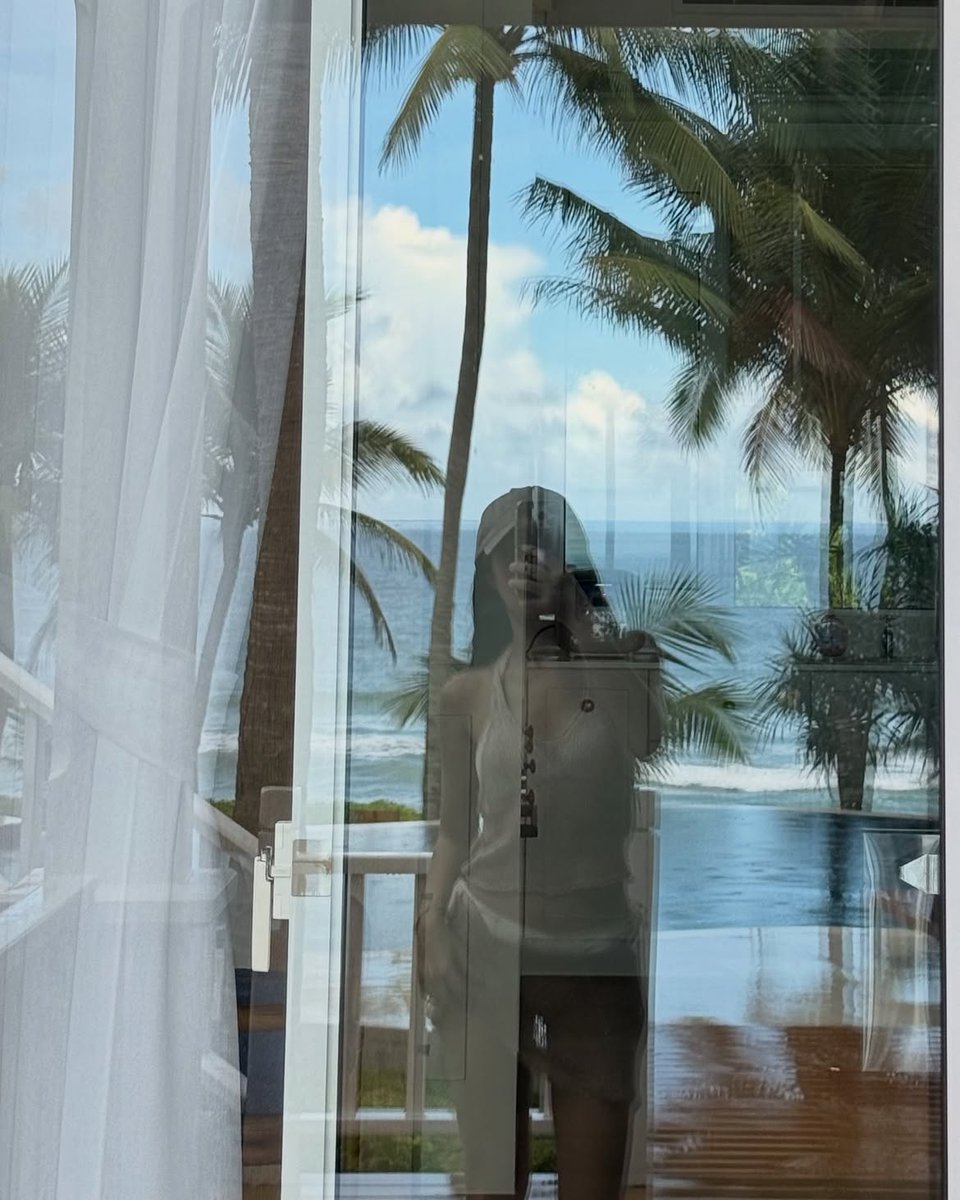 CiizeDaisy's tweet image. [Ciize Update] Post IG 161025

ilovephuket🌴🥥

IG : ciizezphr
🔗 instagram.com/p/DP2zggHiWjI/…

#ciizezphr #CiizeRutricha #MyFanze