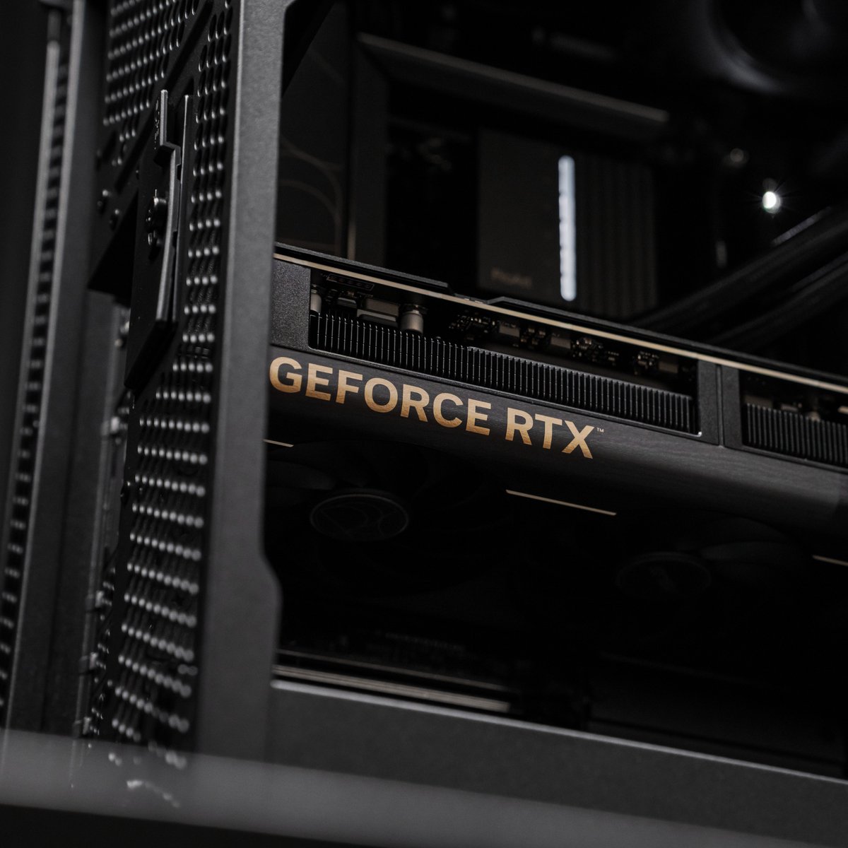 The PLE ProArt 5080 Ready to Go PC has arrived.
A masterpiece of performance and design, built for creators. 🎨

Specs 👇
🎮 ASUS GeForce RTX 5080 ProArt GPU
⚡ AMD Ryzen 9 9900X3D CPU
🌈 64GB Kingston Fury Beast DDR5  RAM
📦 2TB Lexar NM990 Gen5 SSD

Become the Artist 👉