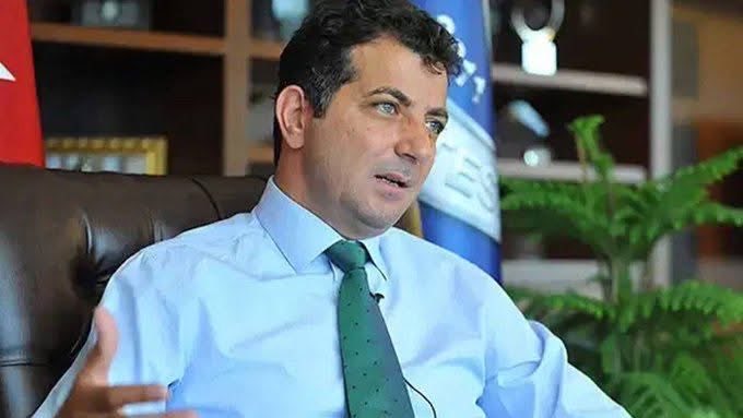 Profesorfacia (@profesorfacia) on Twitter photo Soldaki Cumhurbaşkanı Adayı Ekrem İmamoğlu;
Türkiye'yi yönetecek ve arkasında milyonların desteği var.
Ondan korkan iktidara göre yönetmek istediği ülkeden kaçma şüphesi olduğu için tutsak!
Sağdaki de Ünsal Ban.
Onu Türkiye'ye bağlayan hiçbir şey yok fakat kaçma şüphesi yok Soldaki Cumhurbaşkanı Adayı Ekrem İmamoğlu;
Türkiye'yi yönetecek ve arkasında milyonların desteği var.
Ondan korkan iktidara göre yönetmek istediği ülkeden kaçma şüphesi olduğu için tutsak!
Sağdaki de Ünsal Ban.
Onu Türkiye'ye bağlayan hiçbir şey yok fakat kaçma şüphesi yok