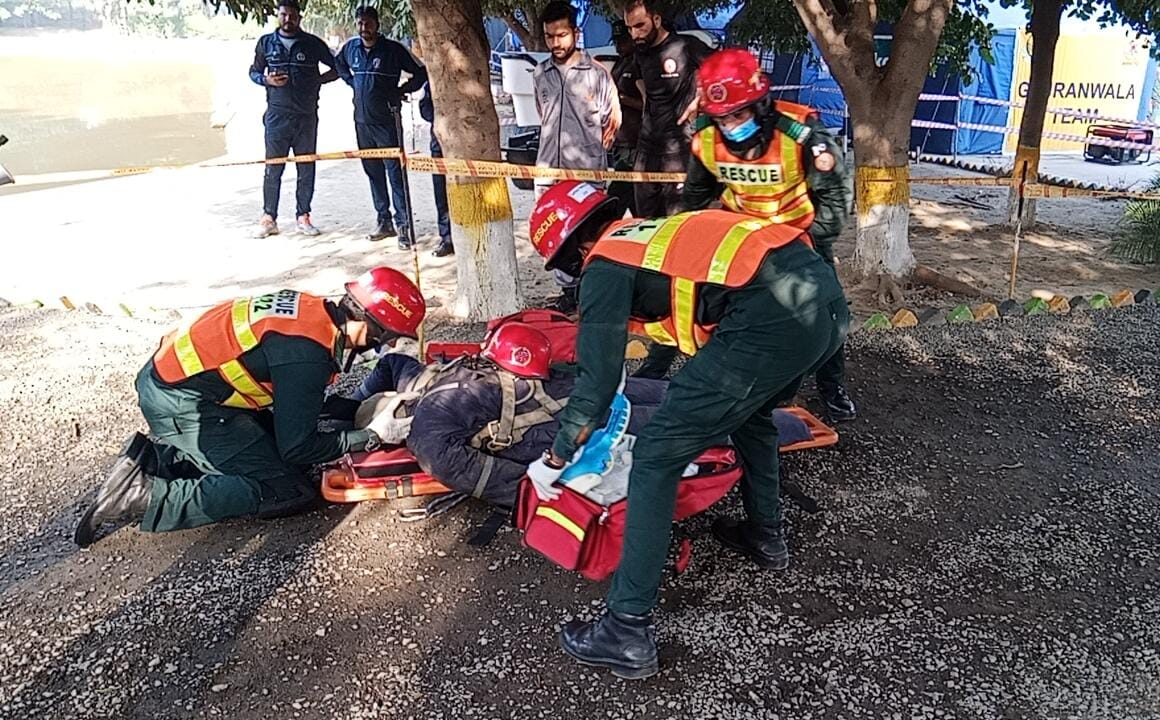 Deeba Shahnaz (@shahnazdeeba) on Twitter photo "Deep Well Rescue Operation! Gujranwala Team in action! 👨🚒💪 Equipped with Self Contained Breathing Apparatus and safety gear, they're working together to extricate the victim from the well. 💥 Impressive display of teamwork and skills.
<a href="/GovtofPunjabPK/">Government of Punjab</a> <a href="/MaryamNSharif/">Maryam Nawaz Sharif</a> "Deep Well Rescue Operation! Gujranwala Team in action! 👨🚒💪 Equipped with Self Contained Breathing Apparatus and safety gear, they're working together to extricate the victim from the well. 💥 Impressive display of teamwork and skills.
<a href="/GovtofPunjabPK/">Government of Punjab</a> <a href="/MaryamNSharif/">Maryam Nawaz Sharif</a>