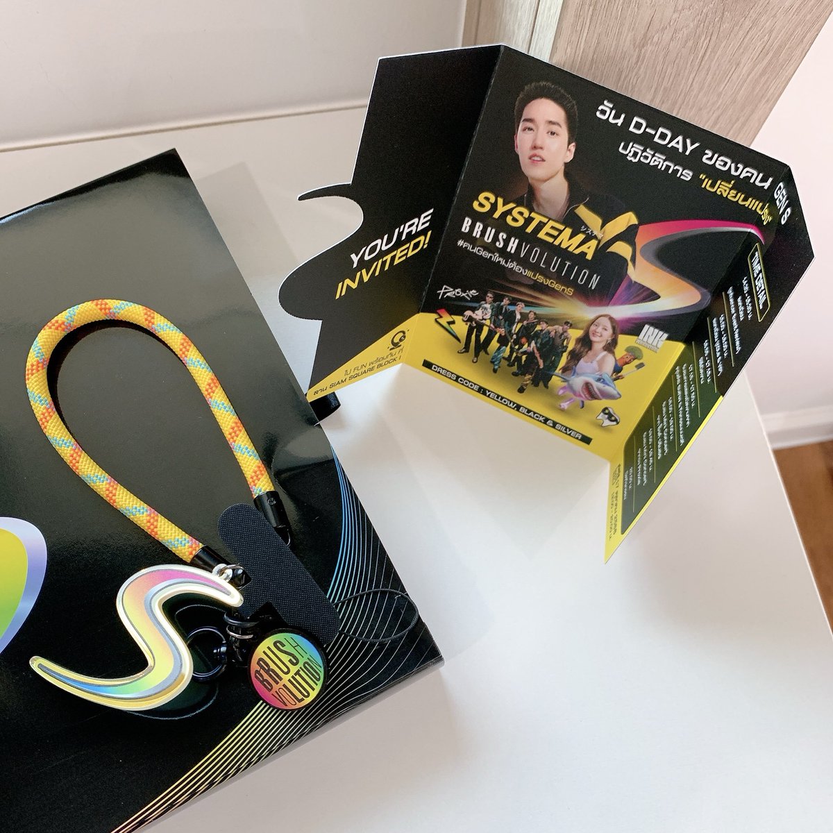 mintitapop's tweet image. กรี้ดๆๆ ทาง SYSTEMA เขาส่ง Special Invitation Box มาให้แหละ Unbox ออกมาเค้าให้แปรงสีฟันมาเยอะมากก แถมมี Invitation ชวนให้ไปร่วม Event SYSTEMA BRUSHVOLUTION แปรง Gen S ที่อัพลุค ปรับ Packaging ใหม่ทั้งซีรีย์ ปฏิวัติการเปลี่ยนแปรงครั้งใหญ่ นอกจากจะมีงานเปิดตัว นำทีมโดยพี่ต่อ ธนภพ…