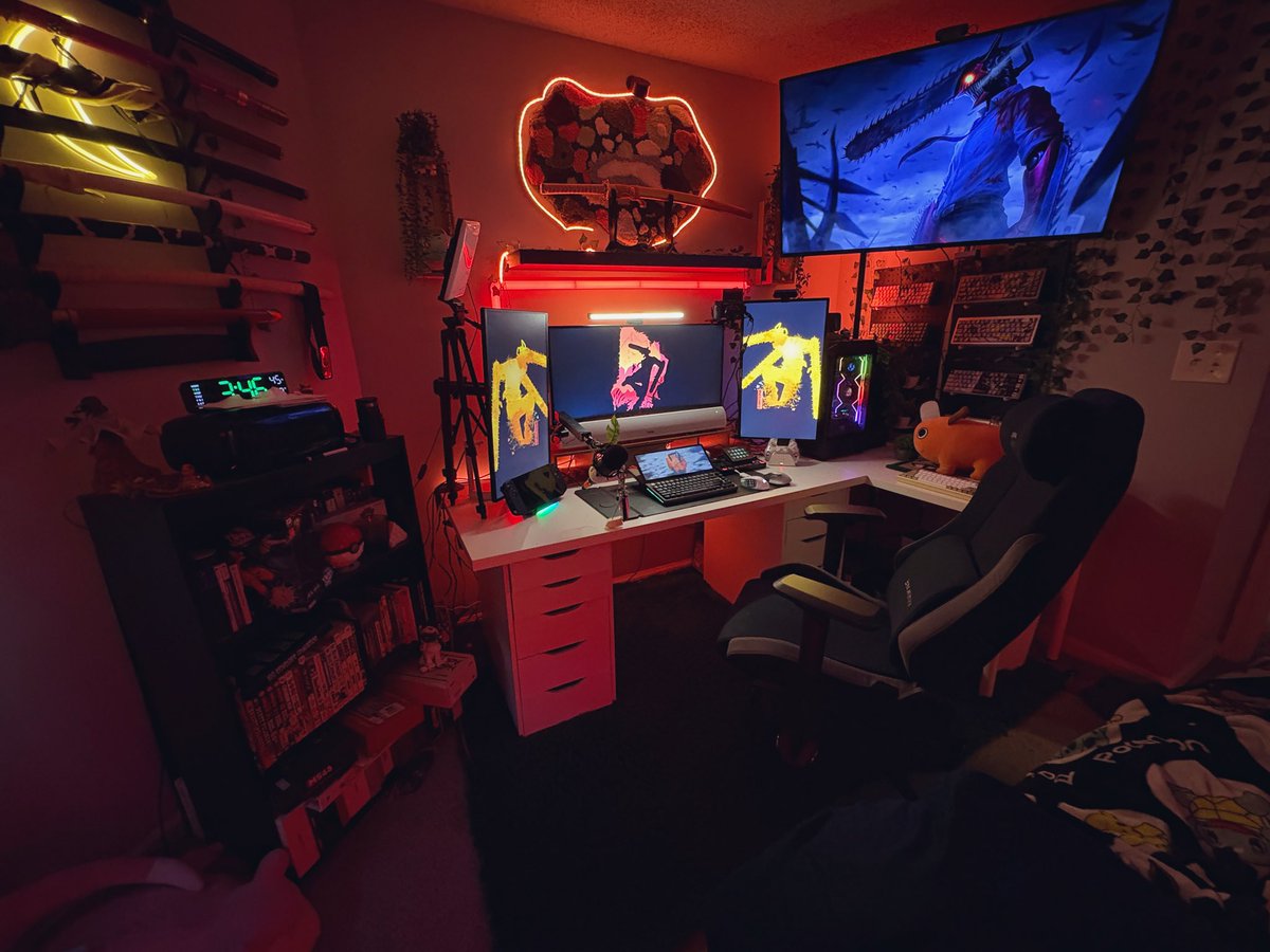 YokaiRye's tweet image. Turn on my PC and turn off the world. #desktopsetup #desksetup