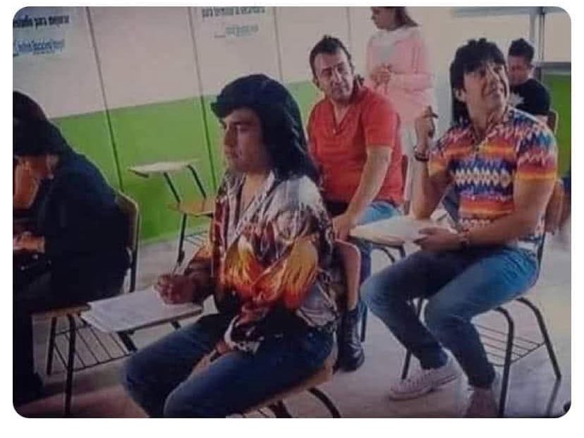ElJurisconsult's tweet photo. Mis compañeros de derecho semiescolarizado: https://t.co/FXatM03JNw