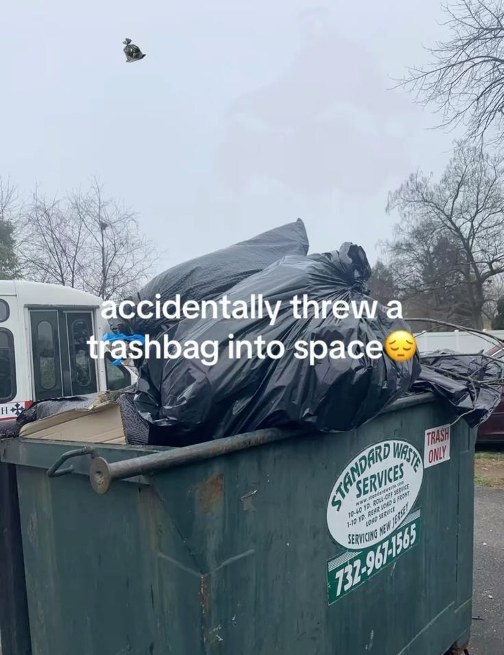 hourly_shitpost's tweet image. 