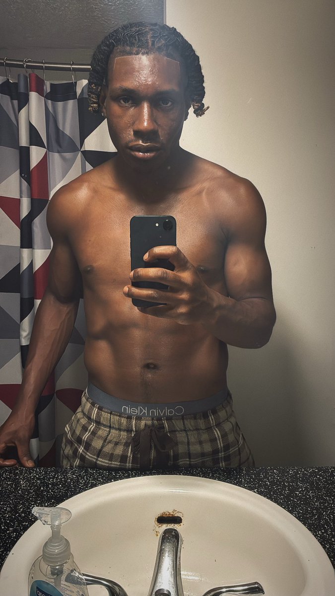Darkskinpapi😈 (@guile303) on Twitter photo 