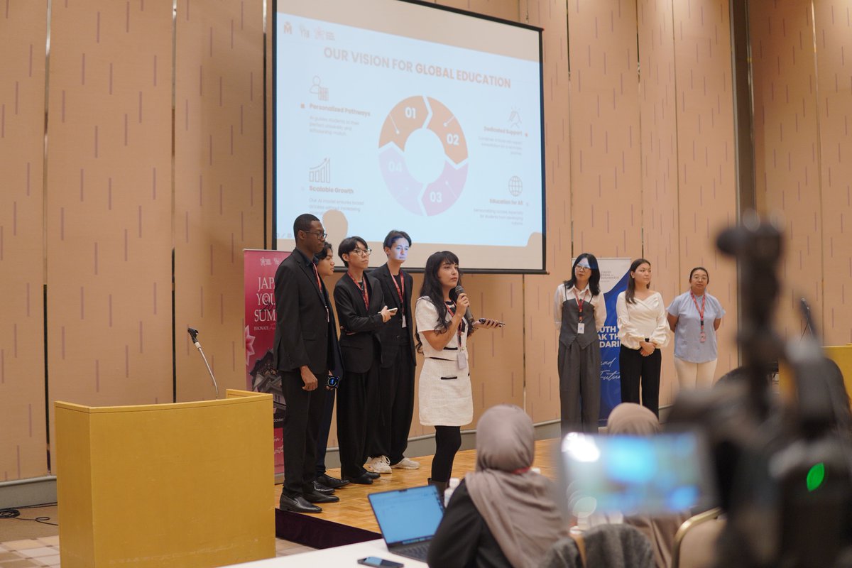 Marc R. Claude tweet media