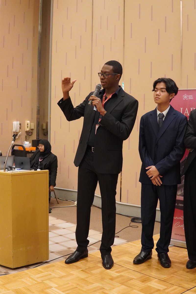 Marc R. Claude tweet media