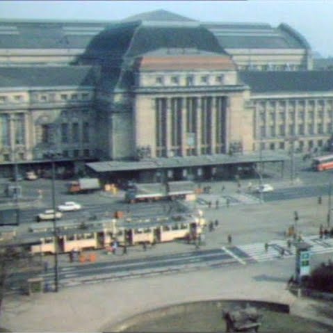originalbrecht's tweet image. Das Stadtbild hat sich wirklich seit Jahrzehnten dramatisch verschlimmert. So etwa in Leipzig. Da kann man dann schon mal AfD wählen.