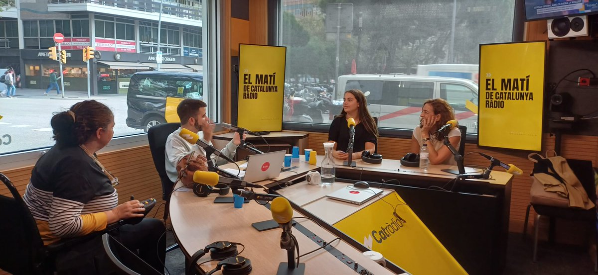 solidaritatSJD's tweet image. 📻Avui hem parlat de #SoledatNoDesitjada al @maticatradio  amb la Sandra, una jove atesa al @SJDbarcelona_ca i la Marta Pardo, psiquiatra infantouvenil de l&apos;Hospital SJD Barcelona. #TrencaLaSoledat