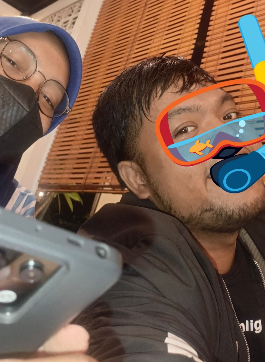 3 years ago, our first meet, no feelings, just 2 online friends going to meet another bunch of online friends
Today, I wish I know u sooner