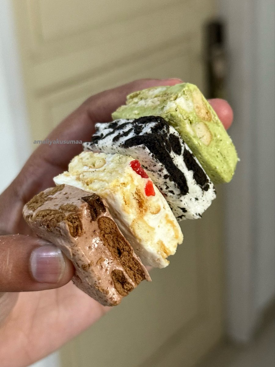 amaliyakusumaa's tweet photo. snack on shopee you should buy :

i love jajan sOoo much++++ https://t.co/rLEQ2KXMKm