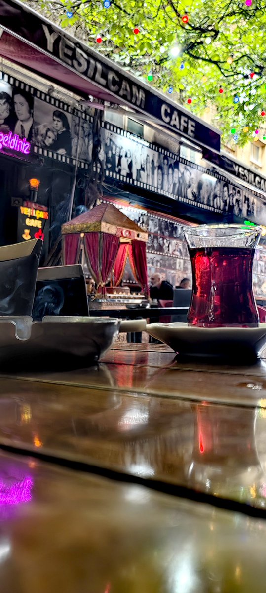 #Selamunaleyküm , çay var içen mi...