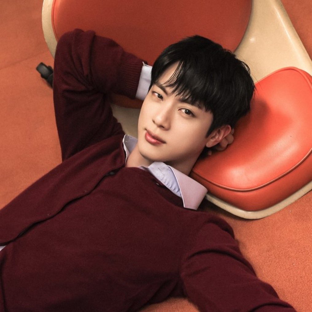 kinskay's tweet image. 🐹 If you see this tweet, reply  with your favorite song from ECHO + hashtags:

I vote for #JIN on the #2025MAMAVOTE