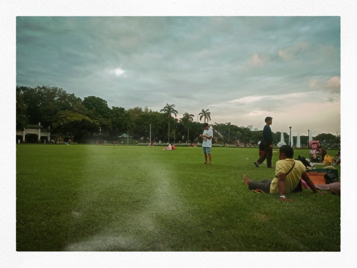 patchwork_st's tweet image. laughing at myself while drafting some section of our thesis bc atp im js debating myself

justifying this behavior by banking on the principle: that writing is thinking // garbage in garbage out

btw, pretty view 💕