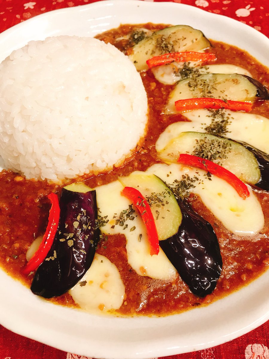 流石に秋メニュー始めます(-ﾉ□д□-)ｸｲｯ

【秋ナスのボロネーゼカレー】
画像はスペシャル（チーズ有）

準備できましたー！