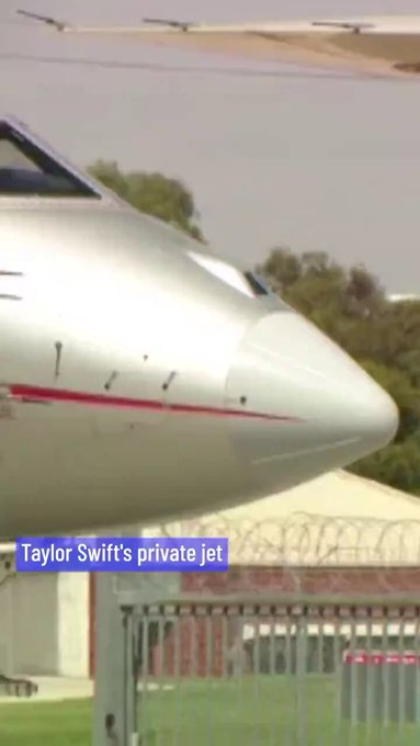 Taylor Swift, che ha definito il "cambiamento climatico" una "situazione tra le più orribili" ha inviato il suo jet privato da Sydney alle Hawaii per prendere il suo fidanzato e riportarlo in Australia, emettendo la stessa quantità di CO2 emessa da 4.625 auto in 24 ore.