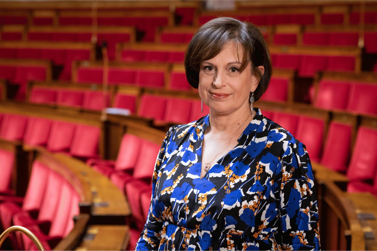 Il n'y a qu'une personne dans le groupe LR qui a des couilles, et il s'avère c'est une femme.

Bravo <a href="/MartinAlex06/">Alexandra Martin</a>, seule contre tous à avoir voté la censure !
<a href="/davidlisnard/">David Lisnard</a>