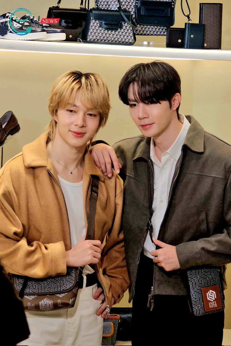 _twentyfournew_'s tweet image. ซี-พฤกษ และ นุนิว-ชวรินทร์ เผยเสน่ห์ที่หลอมรวมเป็นพลังแห่งสไตล์ในงาน "Better Together"
#LYNXZeeNuNew
#ZeePruk #NuNew
#zeenunew #ซีนุนิว