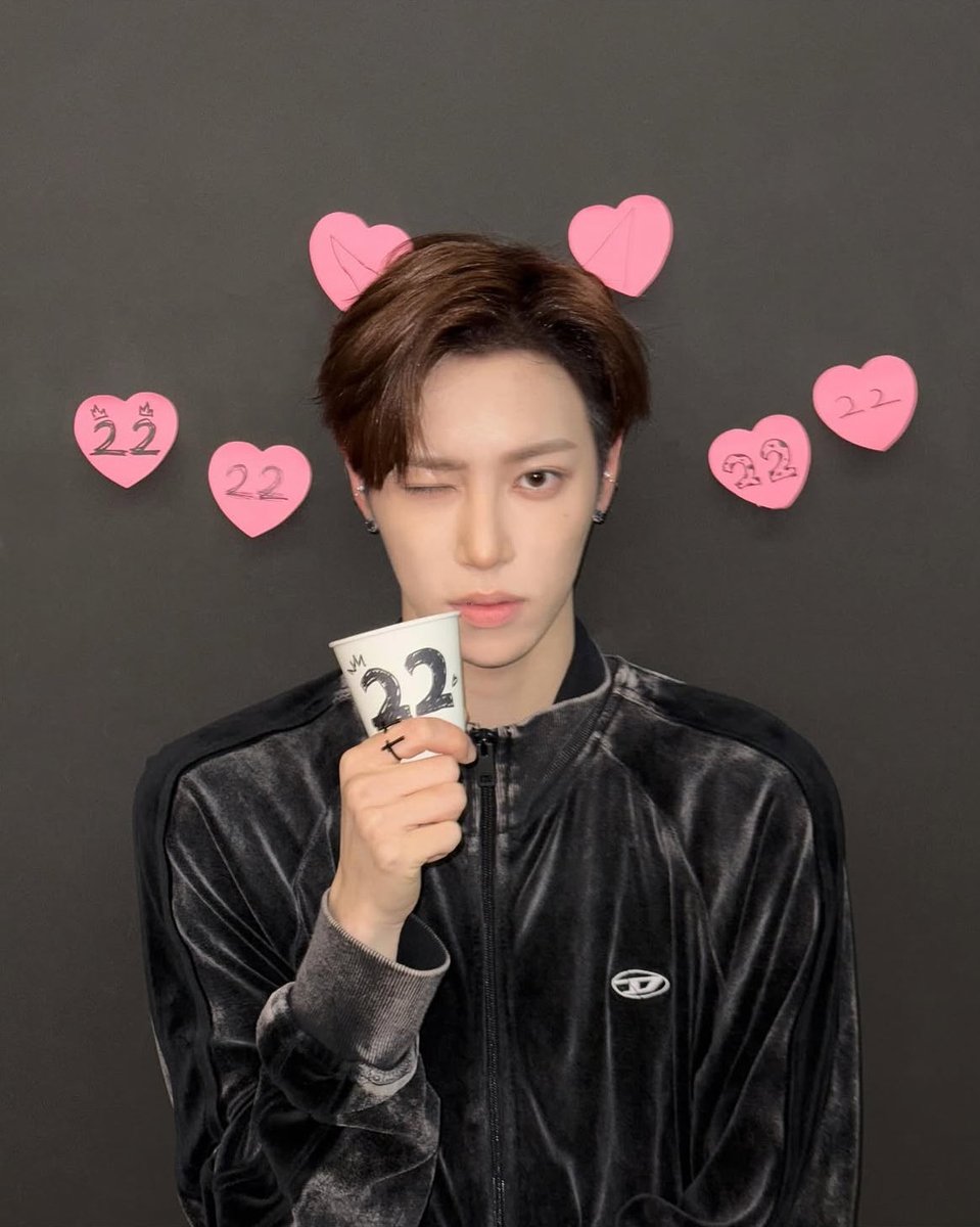 arnopics_'s tweet photo. ALD1 INSTAGRAM UPDATE 

: It‘s already been 22 days since we met! ✌️(๑>؂•๑)✌️ https://t.co/Jh65hxIORY