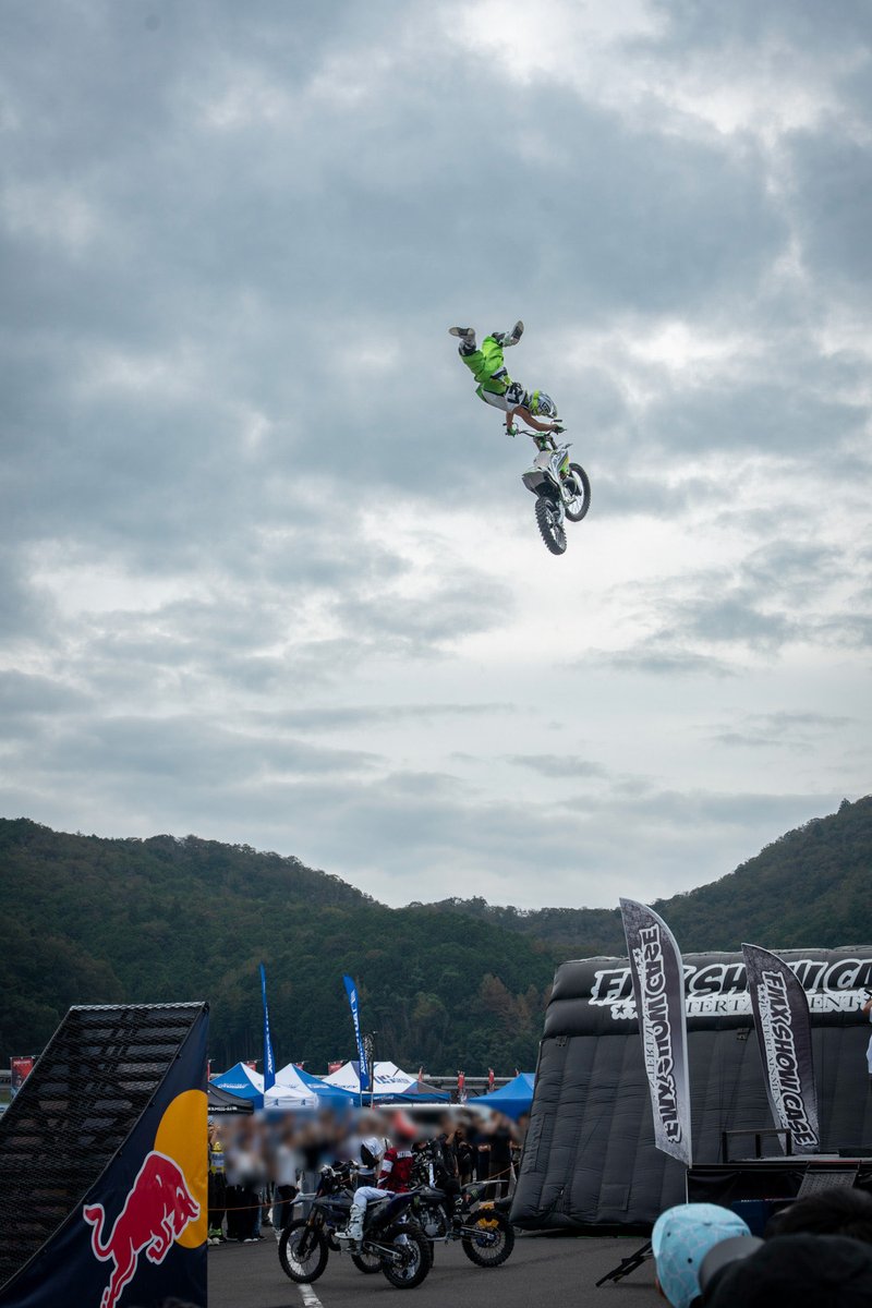 auZaj1Fzmfj9S19's tweet image. 圧巻
#FDJ
#fmxshowcase
#岡山国際サーキット